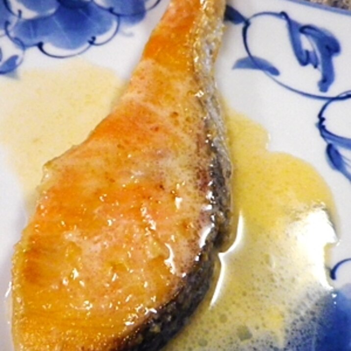 鮭の生クリームウィスキーソース焼き